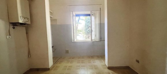 4 bedrooms Apartment in Jesi, Italy No. 332503 4