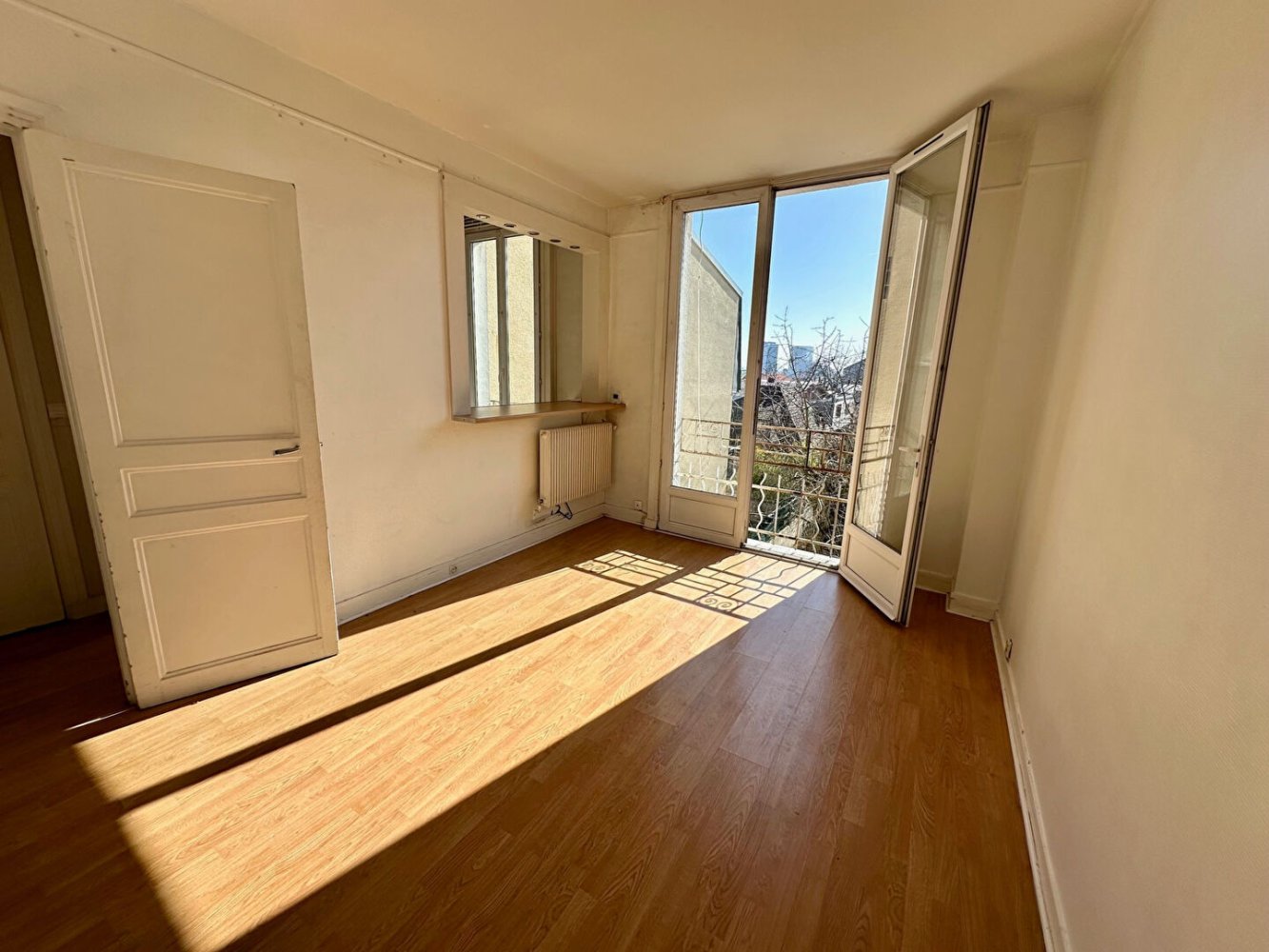 1 غرف نوم شقة في Montreuil, France رقم 120110