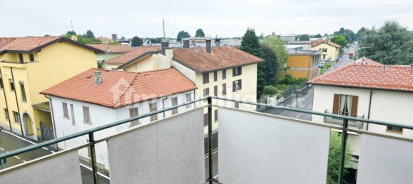 3 bedrooms Apartment in Carugo, Italy No. 341457 6