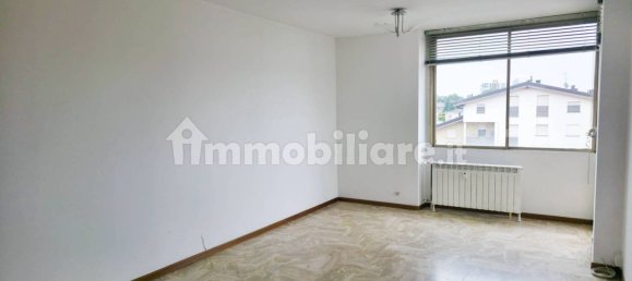 3 bedrooms Apartment in Carugo, Italy No. 341457 4