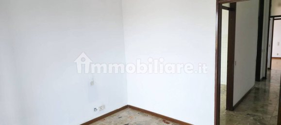 3 bedrooms Apartment in Carugo, Italy No. 341457 8