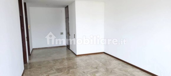 3 bedrooms Apartment in Carugo, Italy No. 341457 3