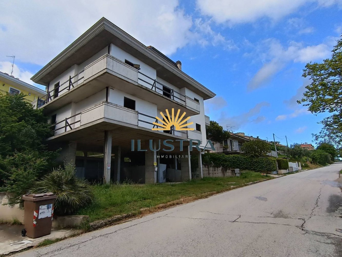 10 bedrooms House in Ripatransone, Italy No. 343127