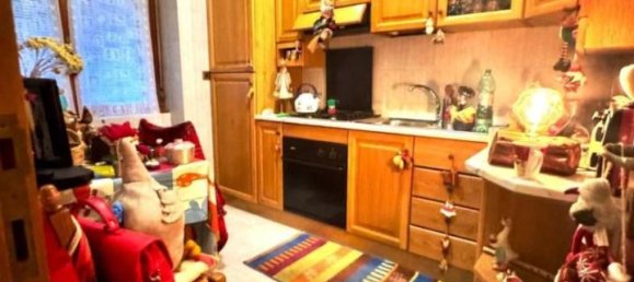 3 rooms Apartment in Rome, Italy No. 37600 6