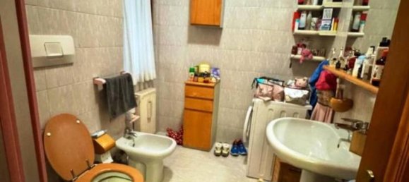 3 rooms Apartment in Rome, Italy No. 37600 9