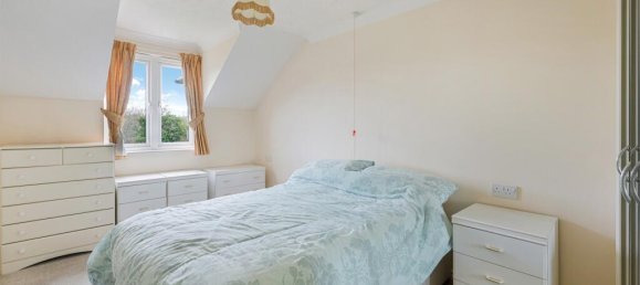 1 bedroom Apartment in Epsom, United Kingdom No. 9777 6