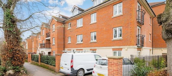 1 bedroom Apartment in Epsom, United Kingdom No. 9777 9