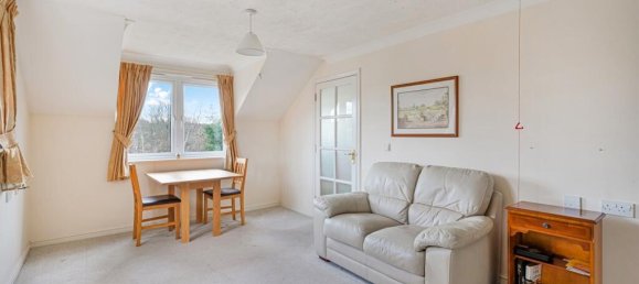 1 bedroom Apartment in Epsom, United Kingdom No. 9777 3