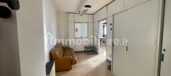2 rooms Office in Rome, Italy No. 150929 26