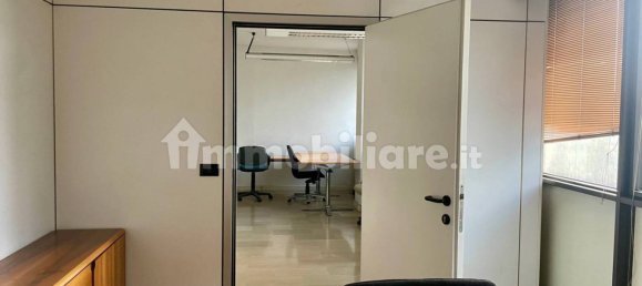 2 rooms Office in Rome, Italy No. 150929 16