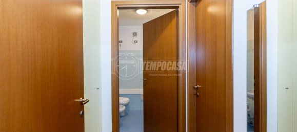 Квартира с 2 комнатами в Брешиа, Италия № 2249 24