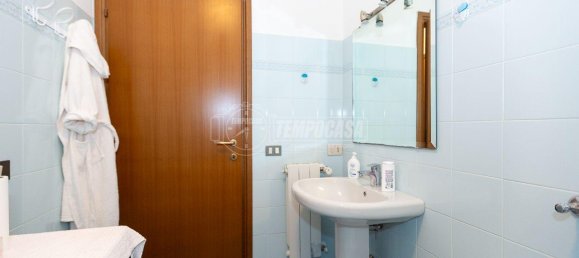 Квартира с 2 комнатами в Брешиа, Италия № 2249 22