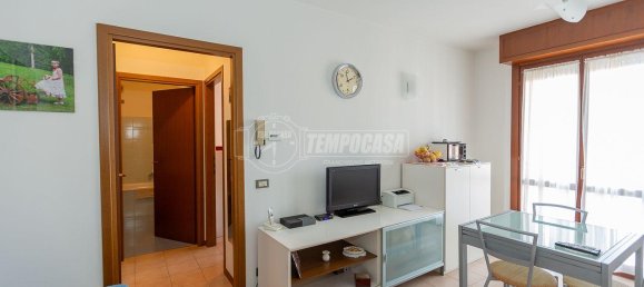 Квартира с 2 комнатами в Брешиа, Италия № 2249 7