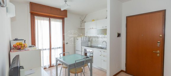 Квартира с 2 комнатами в Брешиа, Италия № 2249 3