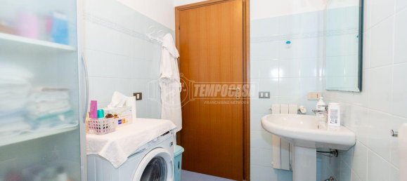 Квартира с 2 комнатами в Брешиа, Италия № 2249 23