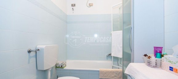 Квартира с 2 комнатами в Брешиа, Италия № 2249 21