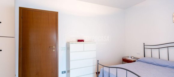 Квартира с 2 комнатами в Брешиа, Италия № 2249 16