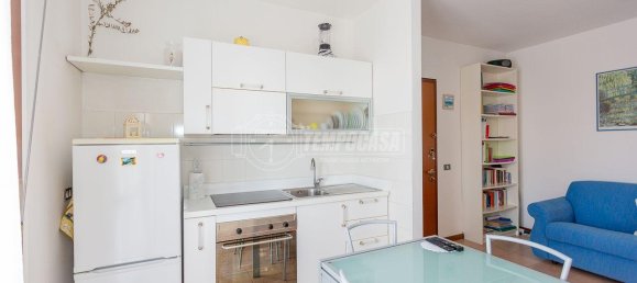 Квартира с 2 комнатами в Брешиа, Италия № 2249 11