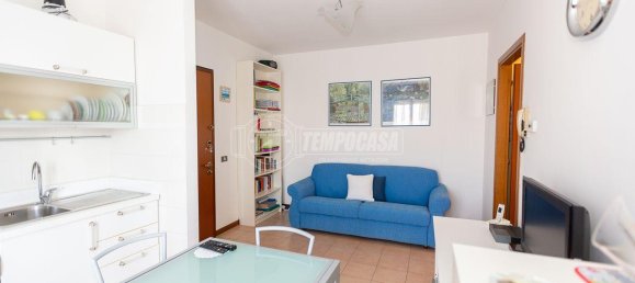 Квартира с 2 комнатами в Брешиа, Италия № 2249 10