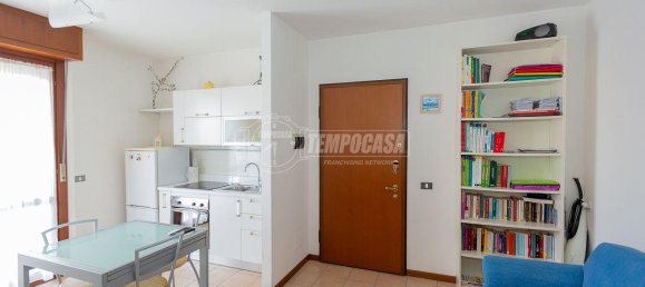 Квартира с 2 комнатами в Брешиа, Италия № 2249 6