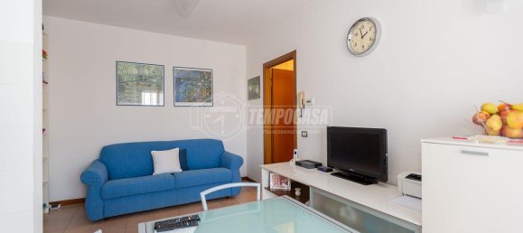 Квартира с 2 комнатами в Брешиа, Италия № 2249 8