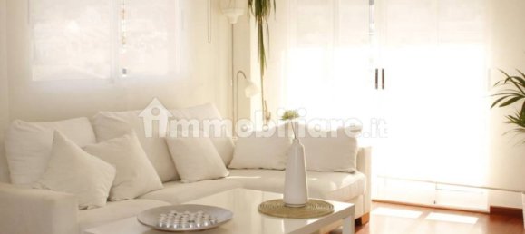 4 bedrooms Apartment in Bari, Italy No. 210936 3