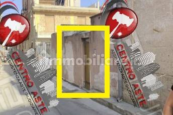 4 bedrooms Apartment in Bari, Italy No. 210936