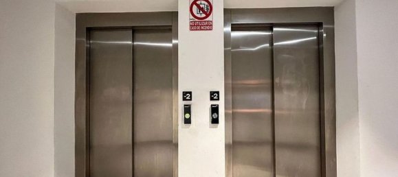  موقف سيارات في Estepona, Spain رقم 182171 6