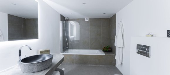 Villa de 4 dormitorios en Estepona, Spain No. 33907 24