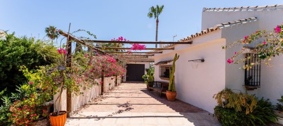 Villa de 4 dormitorios en Estepona, Spain No. 33907 7