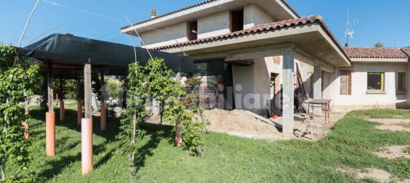 3 bedrooms Villa in Cesena, Italy No. 378587 2