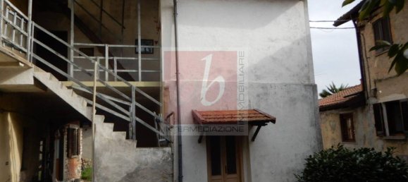 Casa de 5 divisões em Sangiano, Italy N.º 71679 2