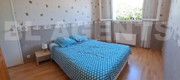 Casa de 3 dormitorios en Saint-Pavace, France No. 305335 6