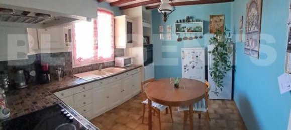 Casa de 3 dormitorios en Saint-Pavace, France No. 305335 3