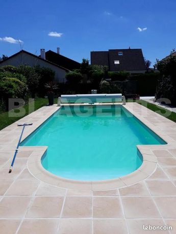 Casa de 3 dormitorios en Saint-Pavace, France No. 305335