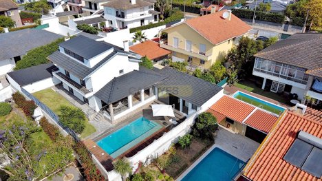 4 bedrooms Villa in Cascais, Portugal No. 160331
