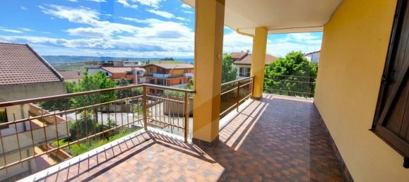 Villa de 11 habitaciónes en Spoltore, Italy No. 26551 17