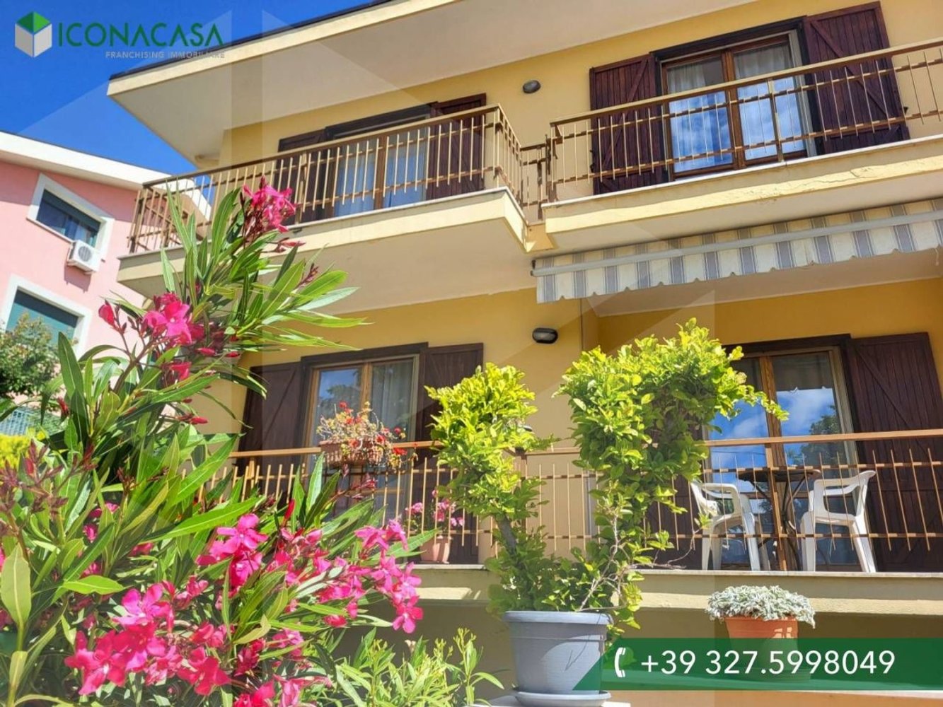 Villa de 11 habitaciónes en Spoltore, Italy No. 26551