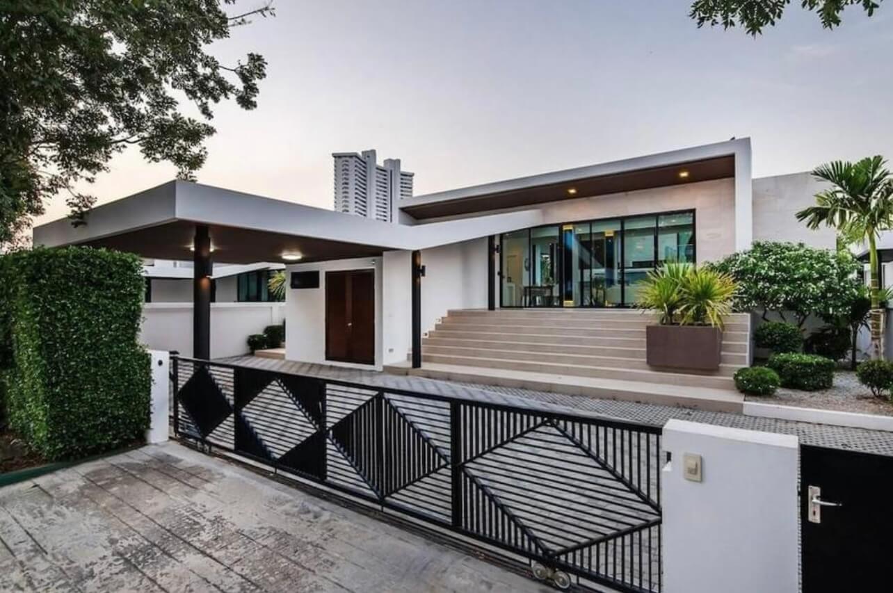 3 bedrooms Villa in Pattaya, Thailand No. 62624