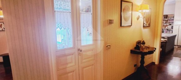 4 rooms Apartment in Bari, Italy No. 25204 3