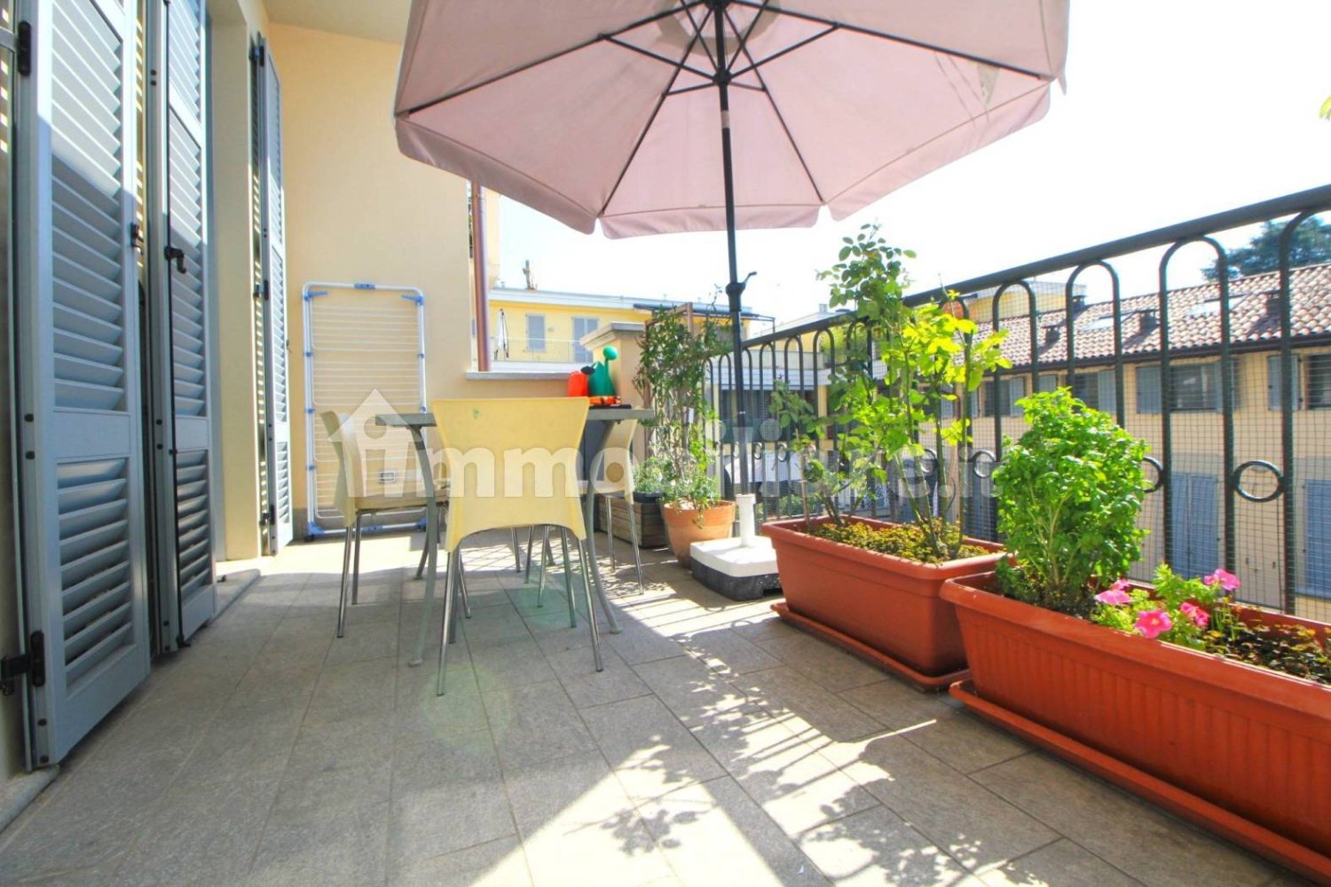 Apartamento de 2 dormitorios en Parabiago, Italy No. 360118