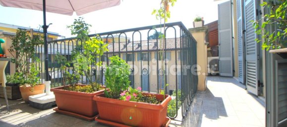 Apartamento de 2 dormitorios en Parabiago, Italy No. 360118 2