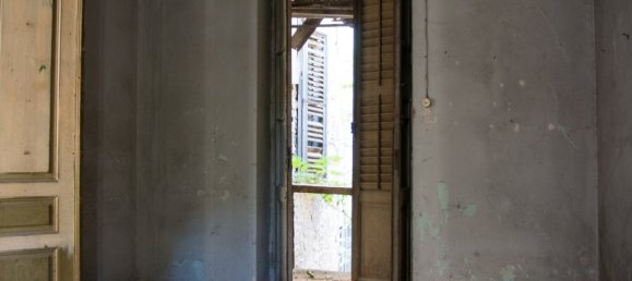 270m² Property in Athens, Greece No. 5372 4