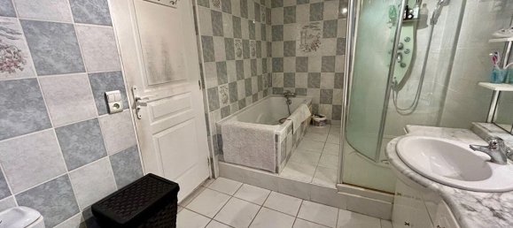 3 bedrooms House in Seine-Maritime, France No. 357182 8