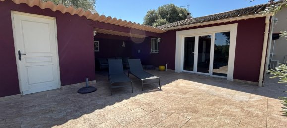 4 bedrooms Villa in Saint-Quentin-la-Poterie, France No. 360902 16