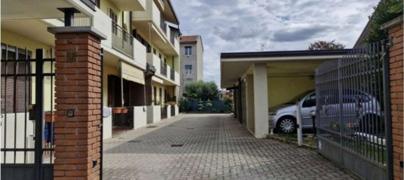 3 rooms Apartment in Arsago Seprio, Italy No. 3176 2