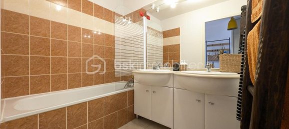 Apartamento de 2 dormitorios en Manche, France No. 358745 3