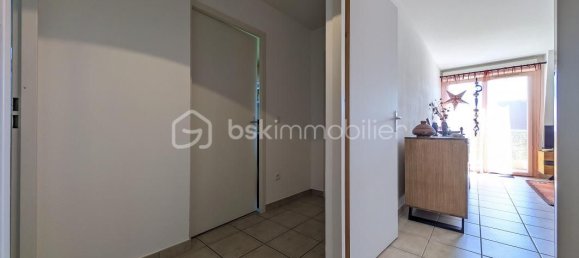 Apartamento de 2 dormitorios en Manche, France No. 358745 4