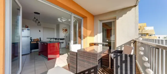 Apartamento de 3 dormitorios en Venissieux, France No. 351117 5