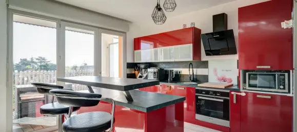 Apartamento de 3 dormitorios en Venissieux, France No. 351117 2